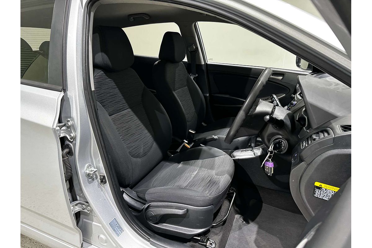 2017 Hyundai Accent Active RB4