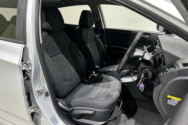 2017 Hyundai Accent Active RB4