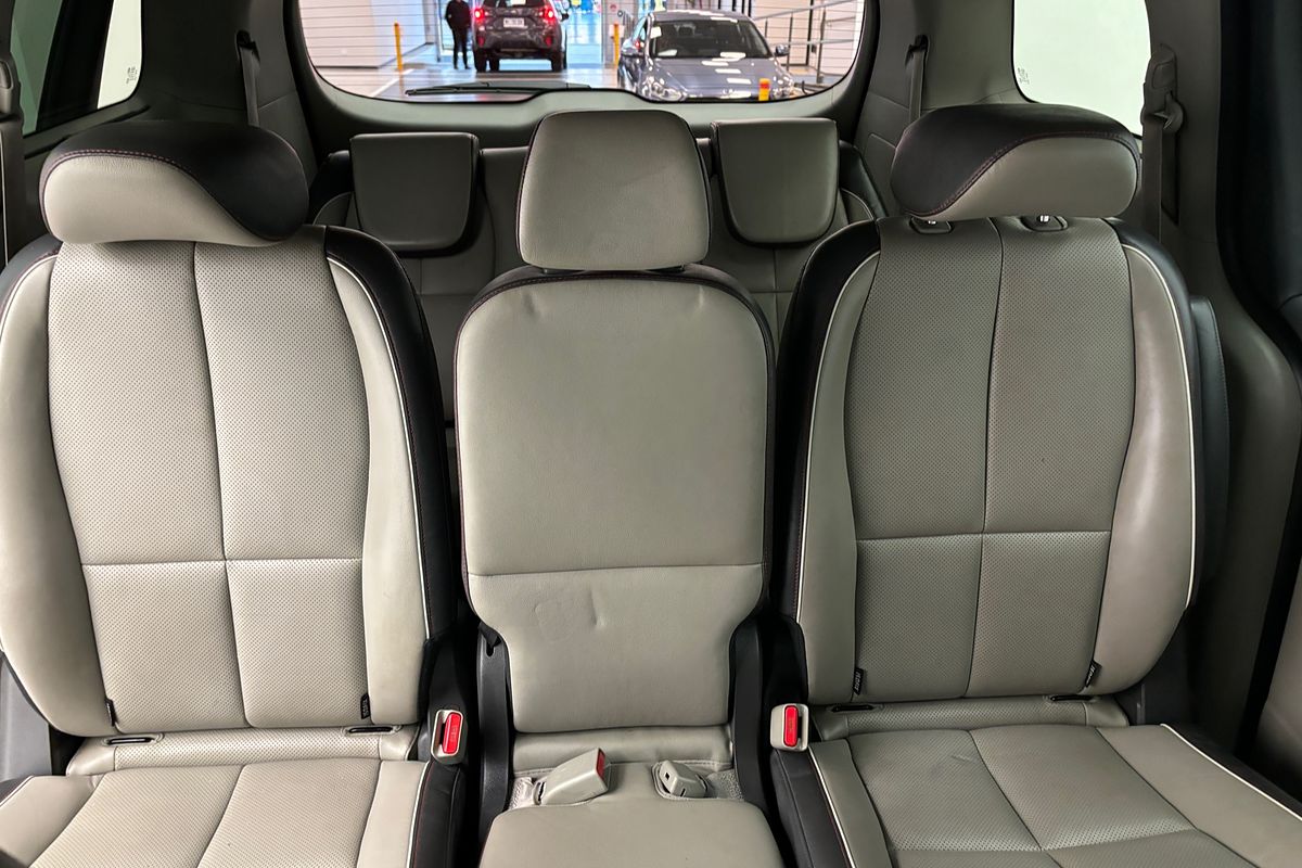 2018 Kia Carnival Platinum YP