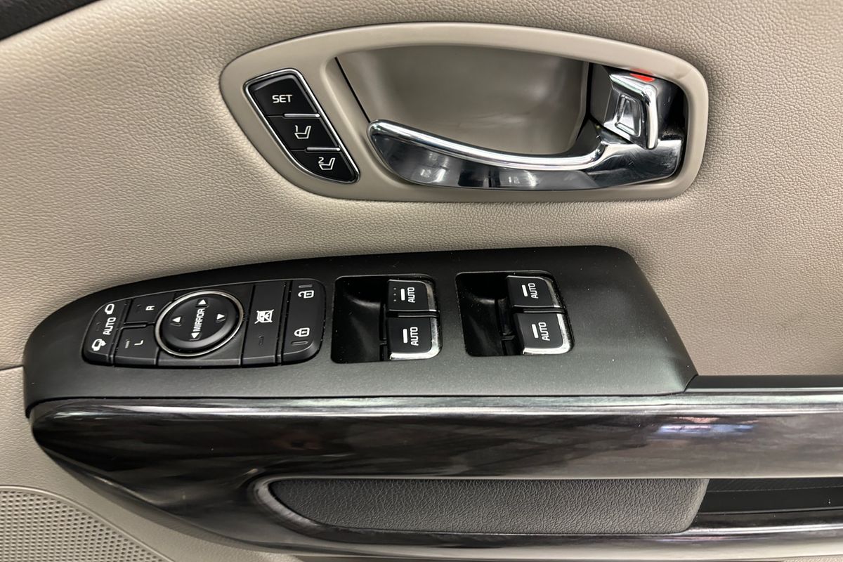 2018 Kia Carnival Platinum YP