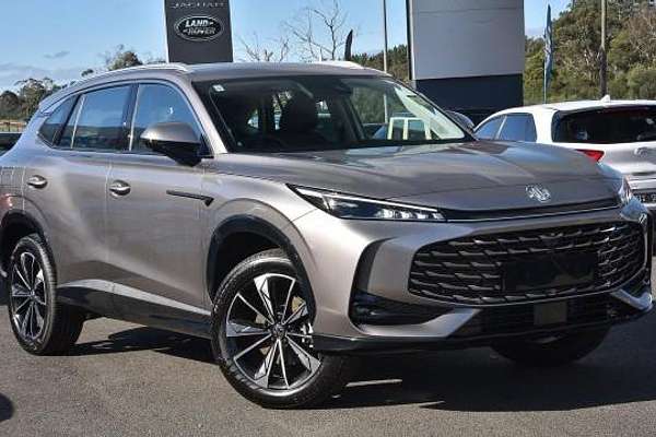 2025 MG HS Essence AS33