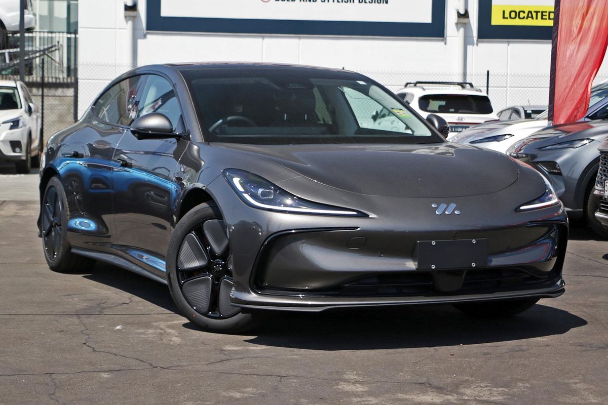 2025 MG IM5 Premium P12L