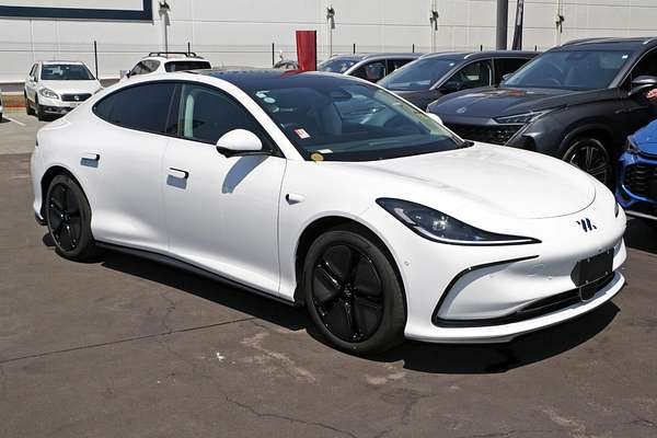 2025 MG IM5 Premium P12L