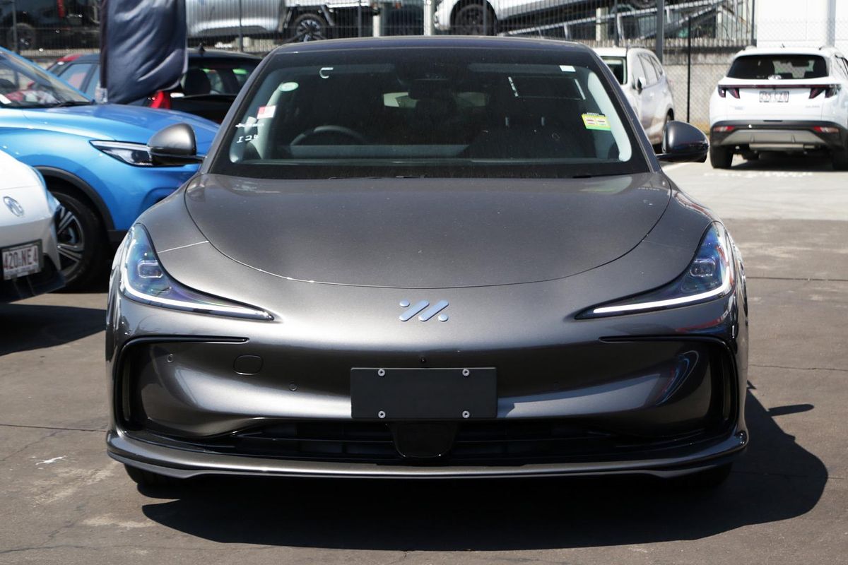 2025 MG IM5 Premium P12L