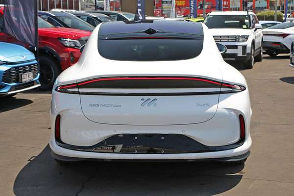 2025 MG IM5 Premium P12L
