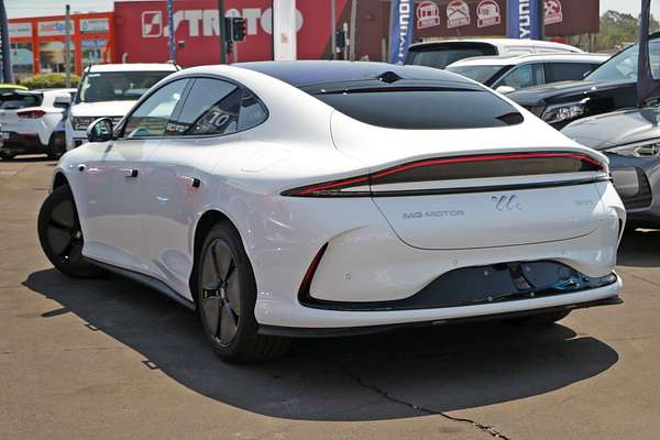 2025 MG IM5 Premium P12L