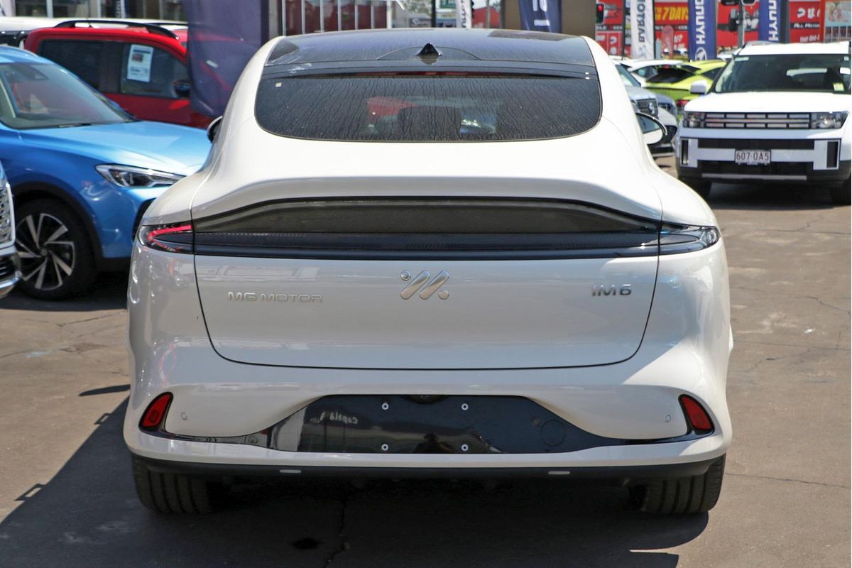 2025 MG IM6 Platinum S12L