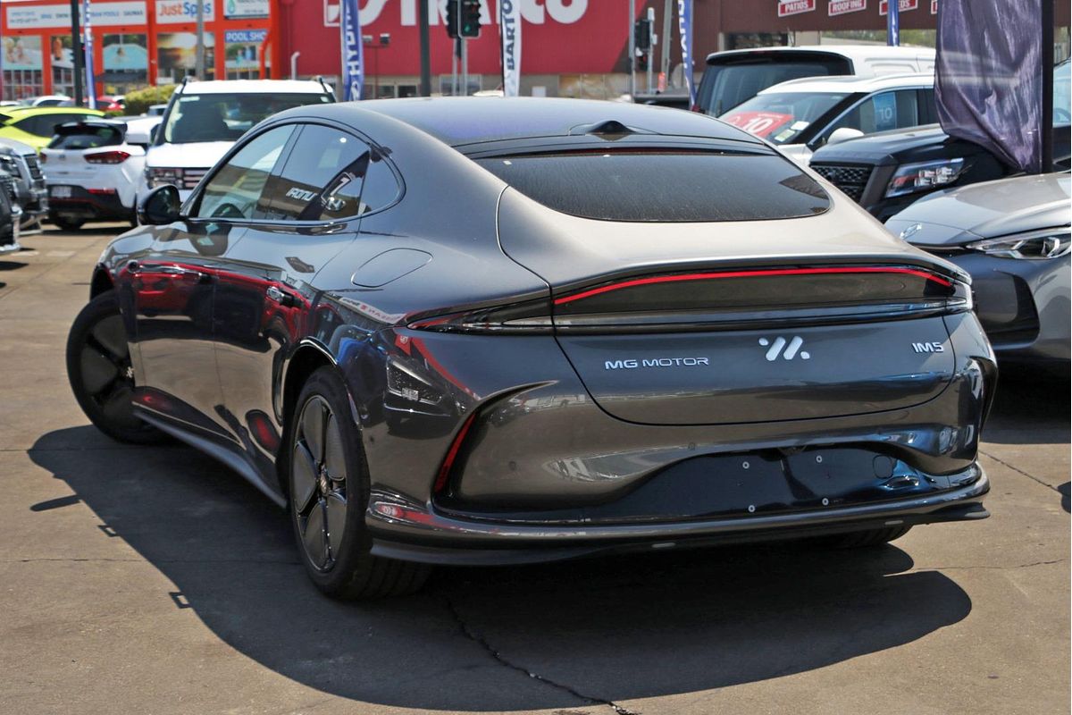 2025 MG IM5 Premium P12L