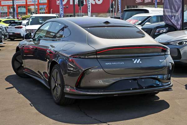 2025 MG IM5 Premium P12L