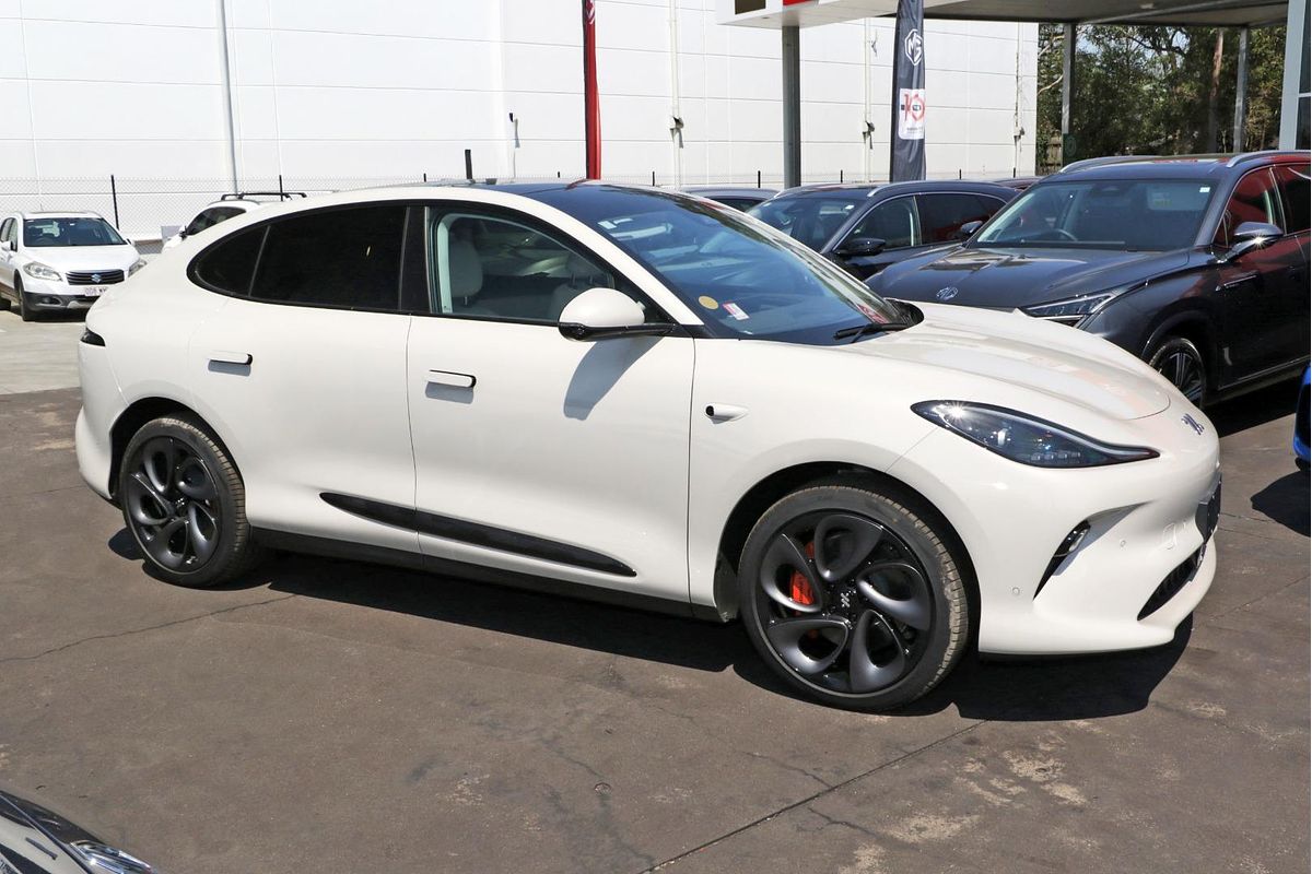 2025 MG IM6 Platinum S12L