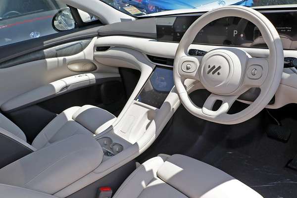 2025 MG IM6 Platinum S12L