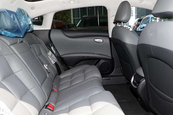 2025 MG IM5 Premium P12L