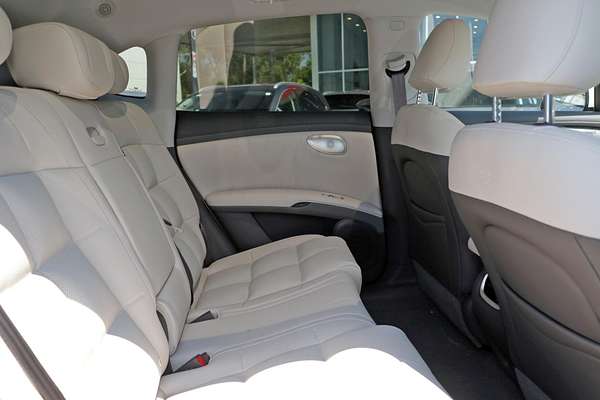 2025 MG IM6 Platinum S12L