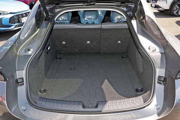 2025 MG IM5 Premium P12L