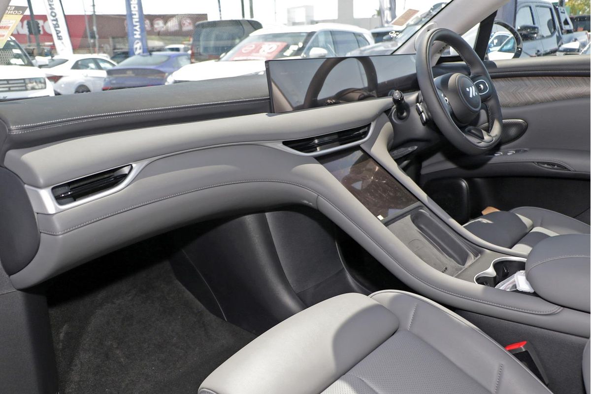 2025 MG IM6 Premium S12L