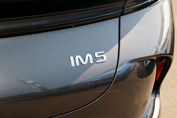 2025 MG IM5 Premium P12L