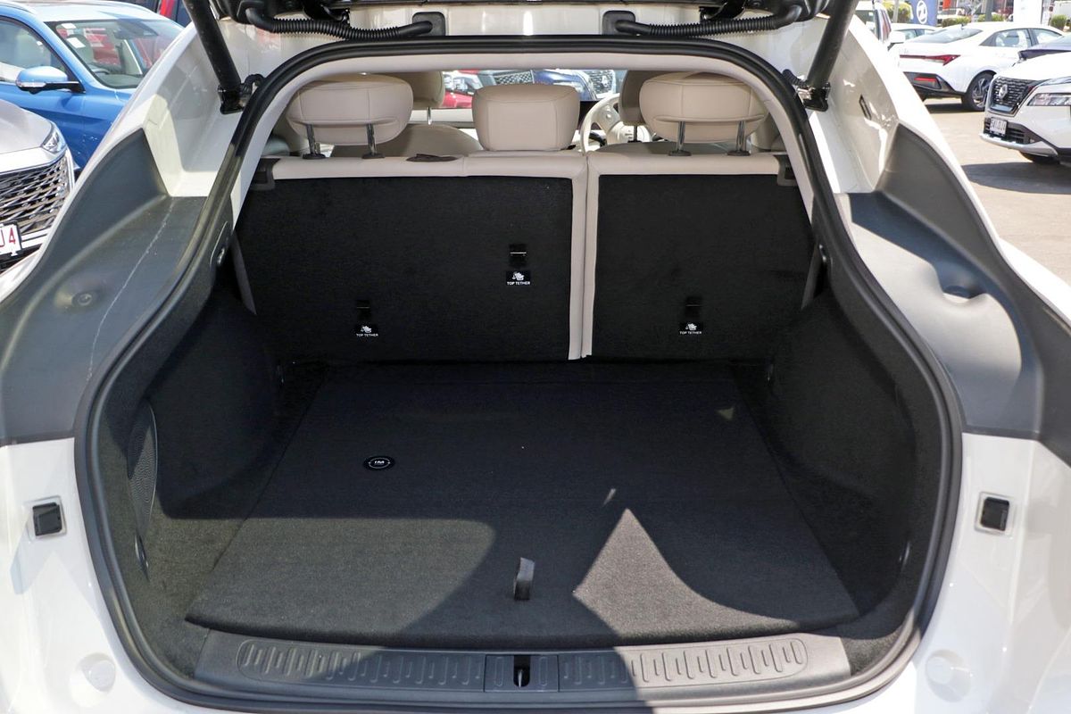 2025 MG IM6 Platinum S12L