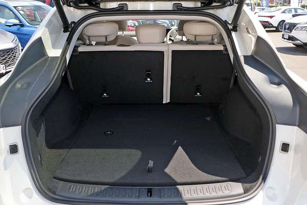 2025 MG IM6 Platinum S12L