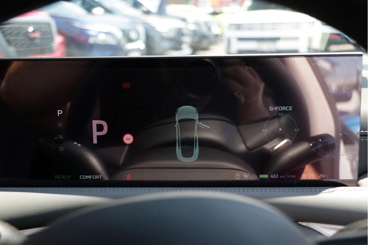 2025 MG IM5 Premium P12L