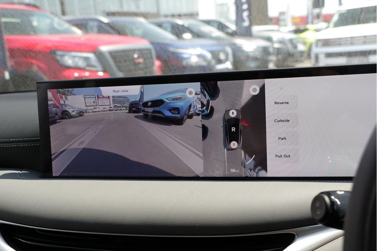 2025 MG IM5 Premium P12L