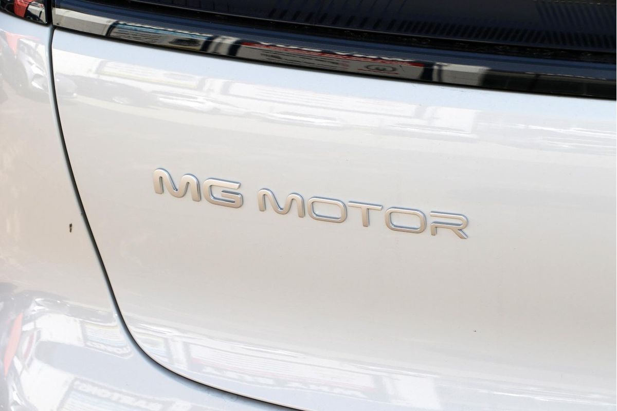 2025 MG IM6 Platinum S12L