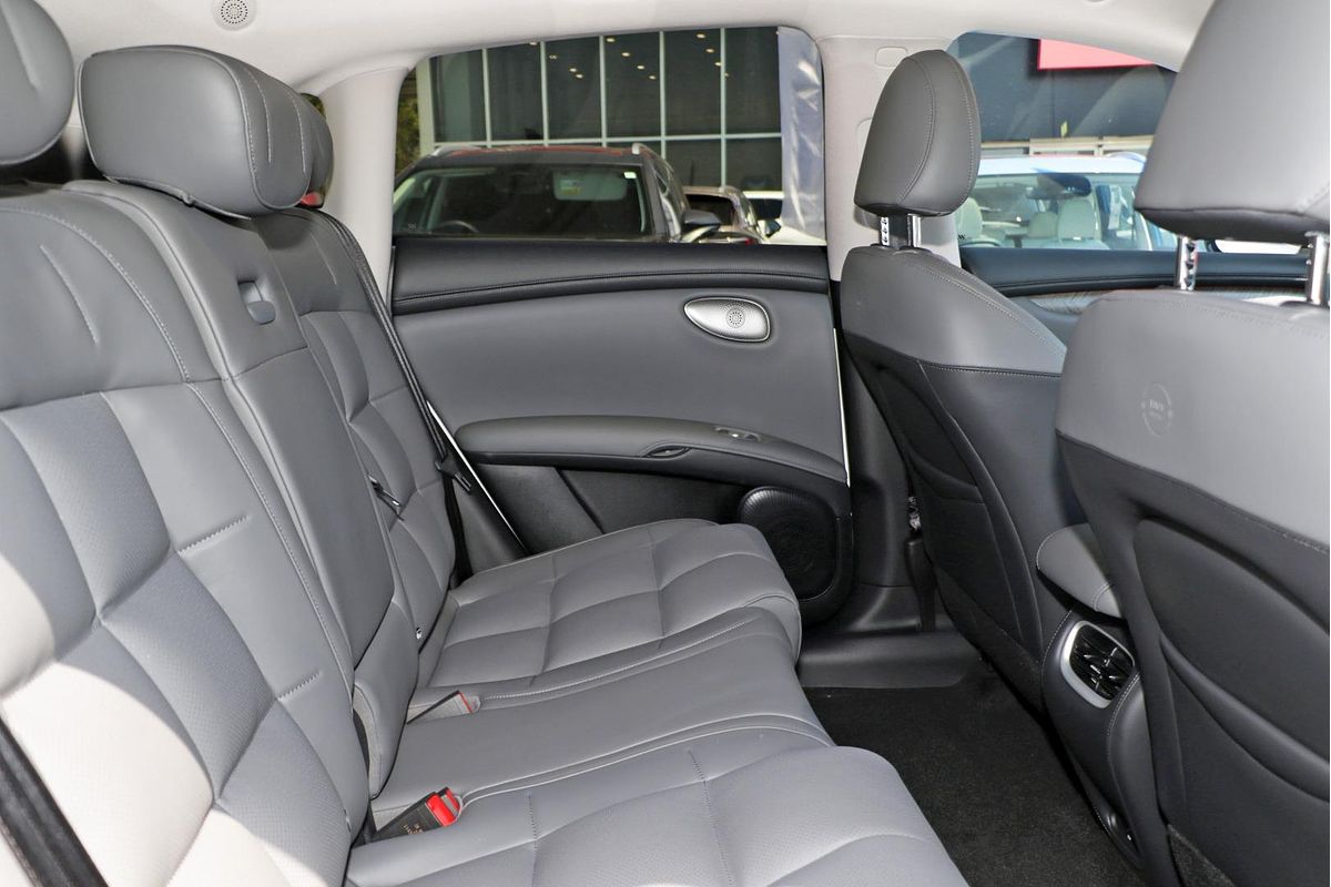 2025 MG IM6 Premium S12L