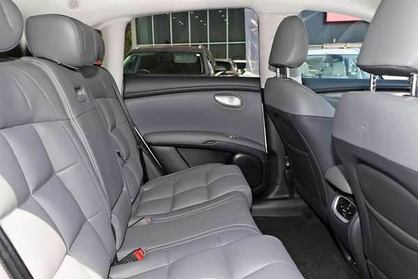 2025 MG IM6 Premium S12L