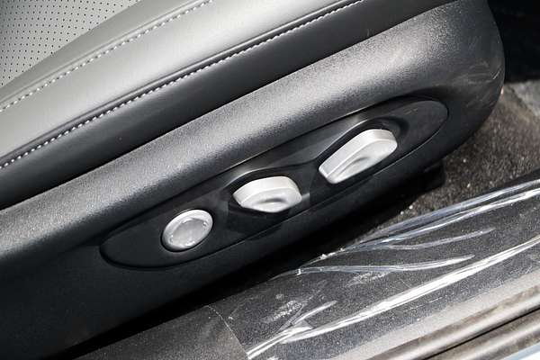 2025 MG IM5 Premium P12L