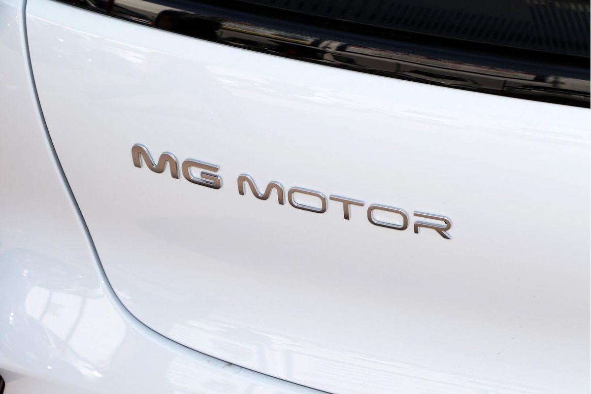 2025 MG IM6 Premium S12L