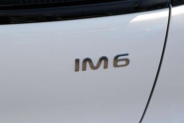 2025 MG IM6 Premium S12L