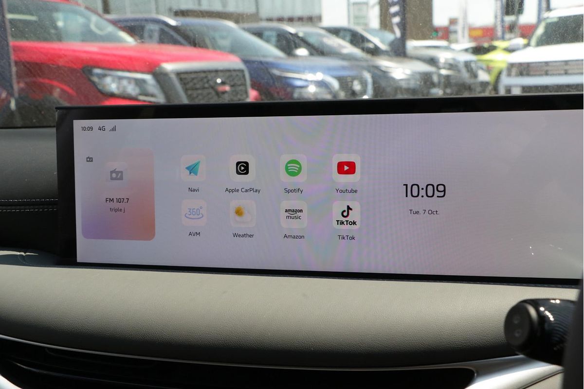 2025 MG IM5 Premium P12L