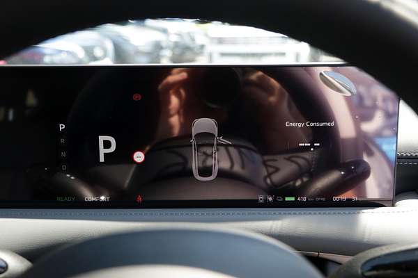 2025 MG IM6 Premium S12L