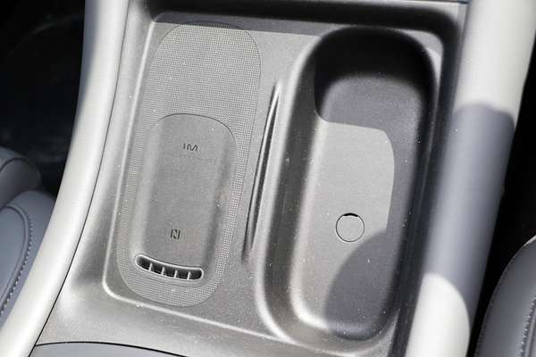 2025 MG IM5 Premium P12L