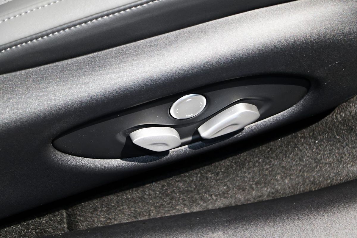 2025 MG IM6 Premium S12L