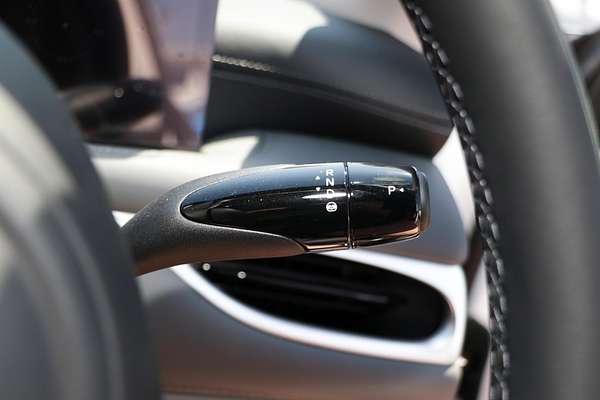 2025 MG IM5 Premium P12L