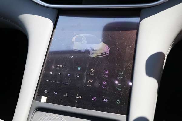 2025 MG IM6 Premium S12L