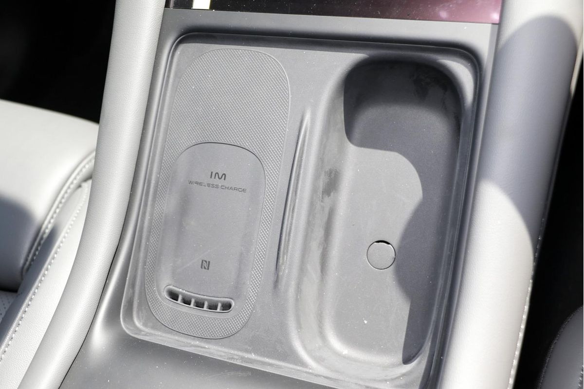 2025 MG IM6 Premium S12L