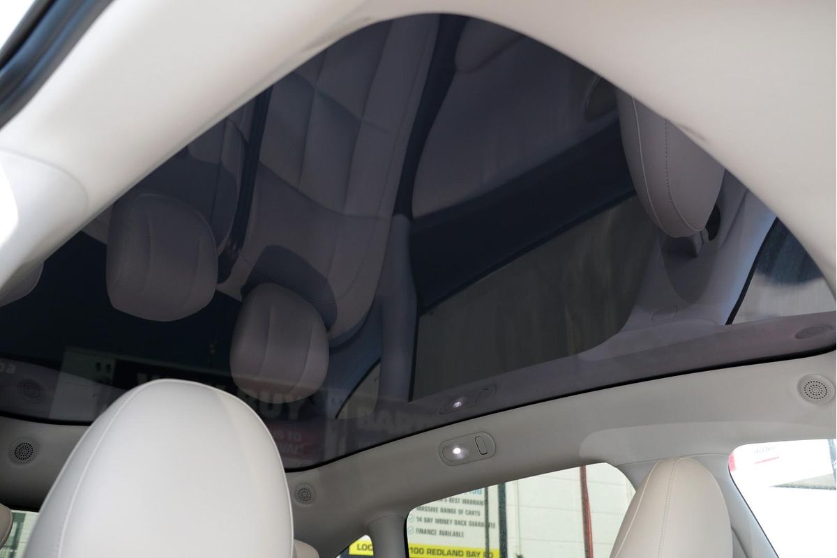 2025 MG IM6 Platinum S12L