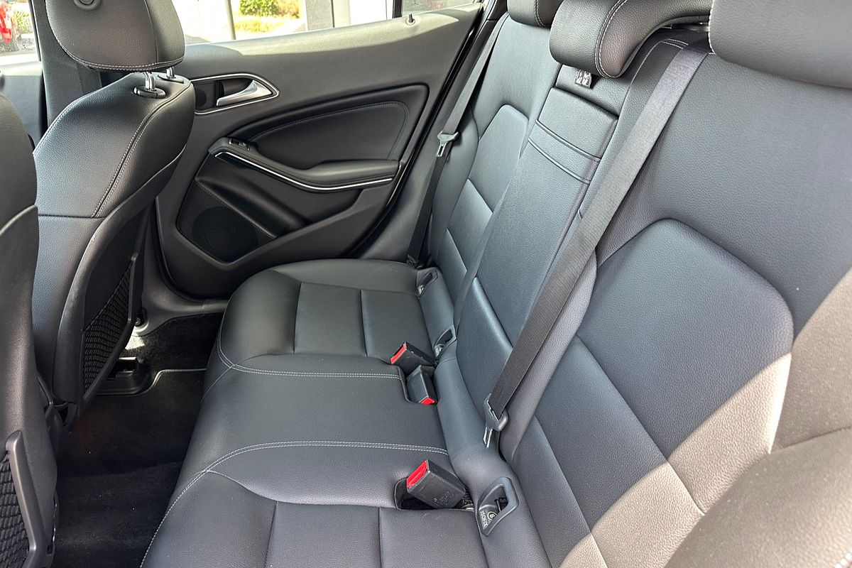 2017 Mercedes-Benz GLA-Class GLA180 X156