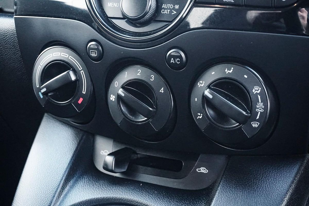 2014 Mazda 2 Neo Sport DE Series 2