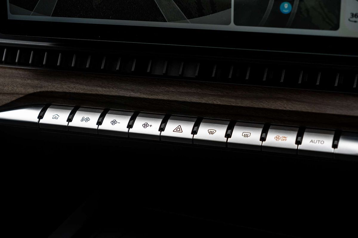 2025 MG QS Essence IS31