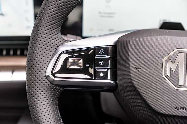 2025 MG QS Essence IS31