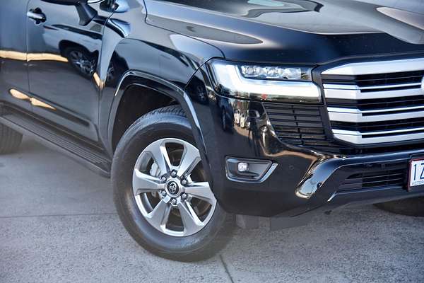 2023 Toyota Landcruiser Sahara FJA300R