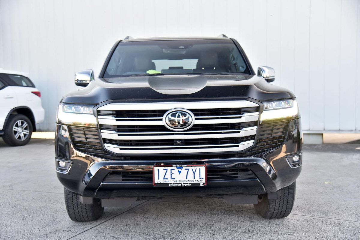 2023 Toyota Landcruiser Sahara FJA300R