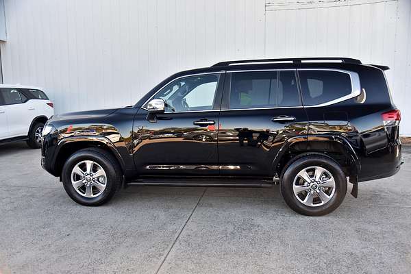 2023 Toyota Landcruiser Sahara FJA300R