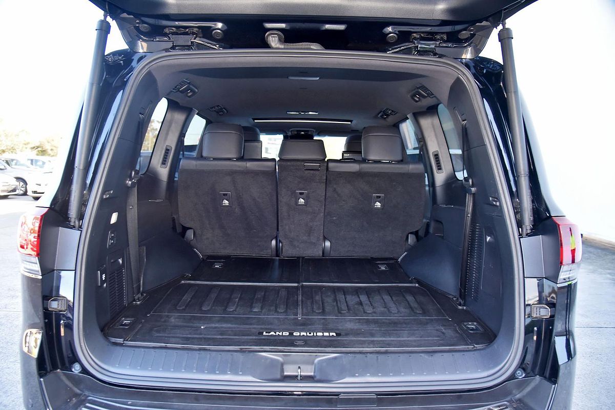 2023 Toyota Landcruiser Sahara FJA300R