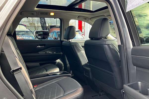 2024 Nissan Pathfinder Ti-L R53