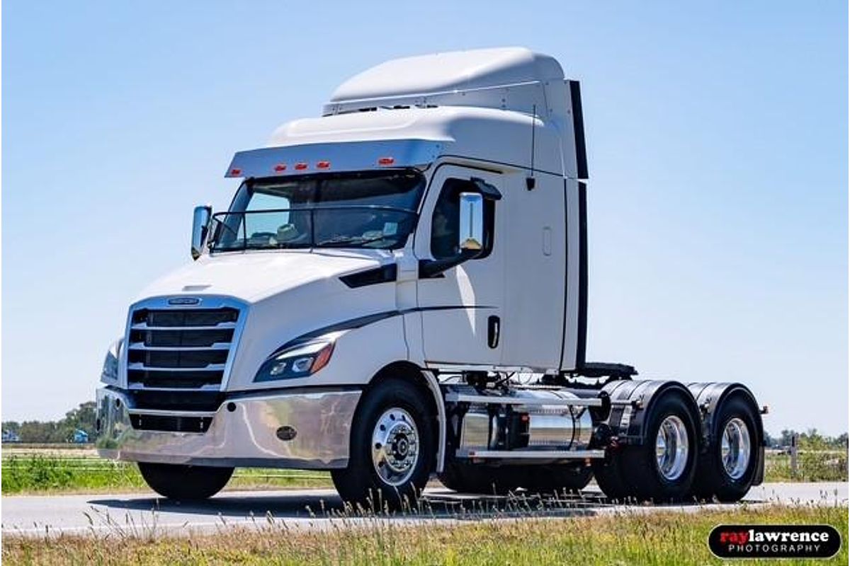 2023 Freightliner Cascadia 116