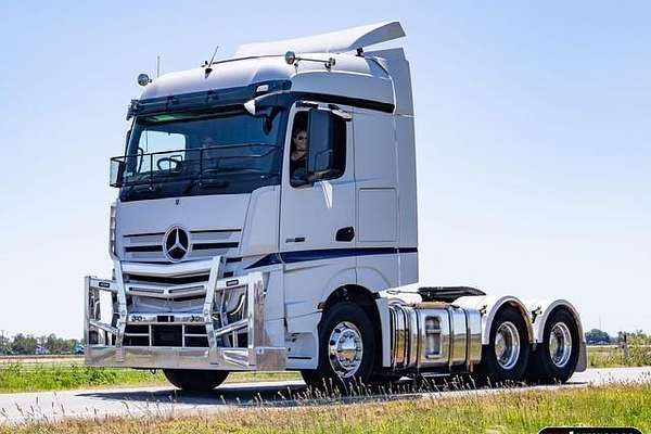 2023 Mercedes-Benz Actros 2658