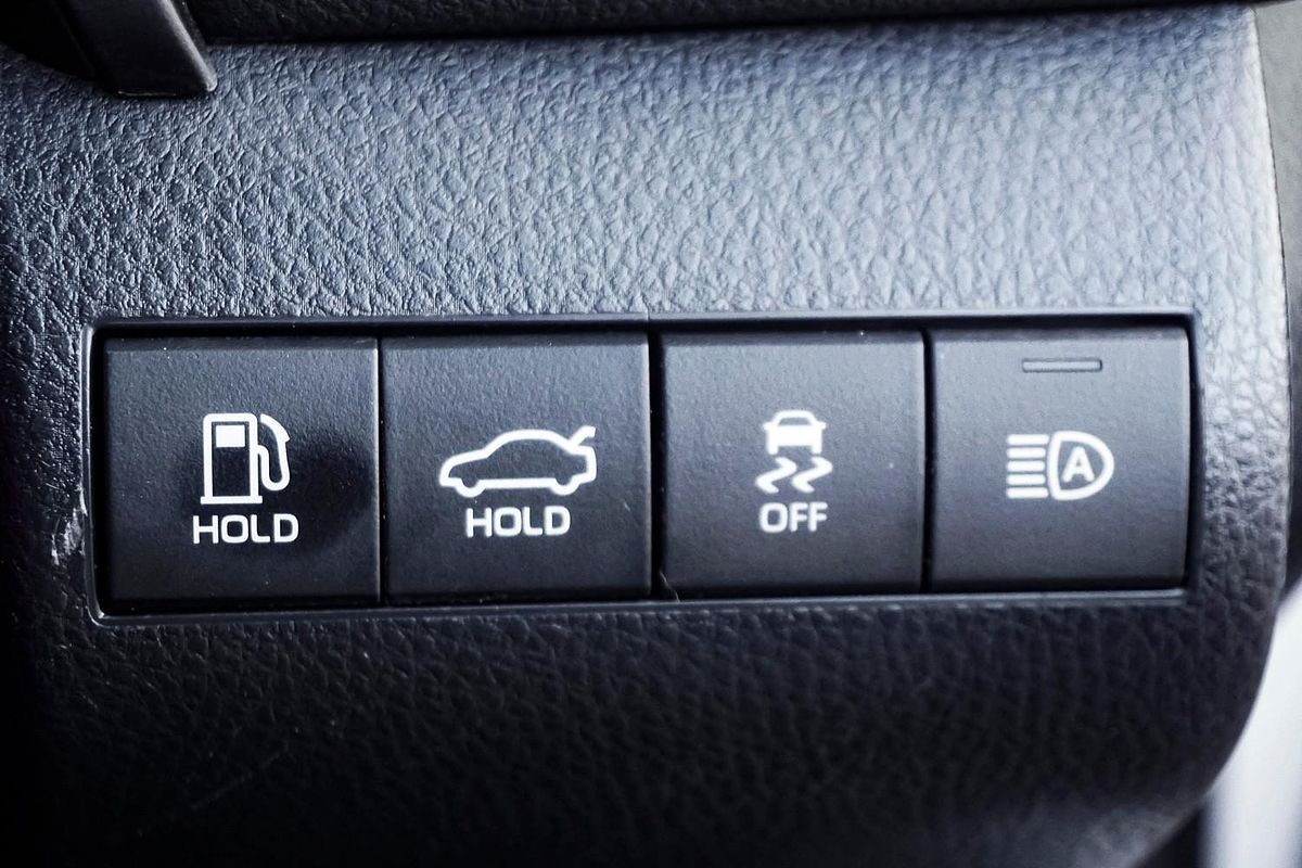 2019 Toyota Camry Ascent ASV70R